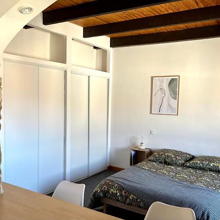 Studio De Charme Au Coeur De Valréas Esterno foto